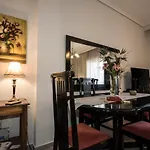 Lia's Center וולוס