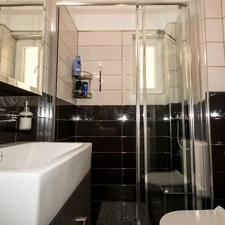 Lia's Center Апартаменты *